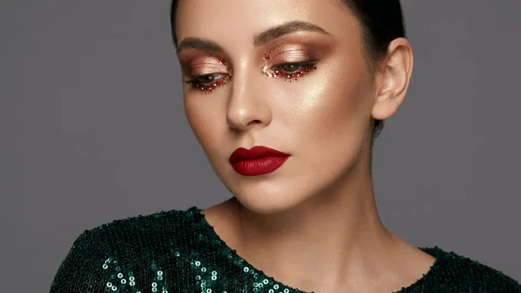 Makeup Ideas: Festive Sparkle with Metallics & Glitter