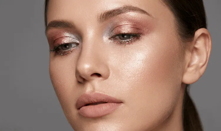 Makeup Ideas: Festive Sparkle with Metallics & Glitter