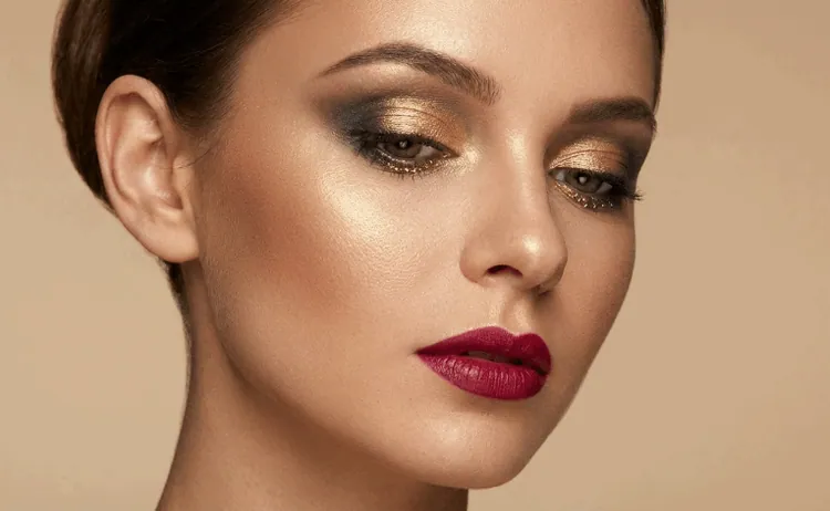 Christmas Makeup Ideas: Golden Glow and Smoky Eyes
