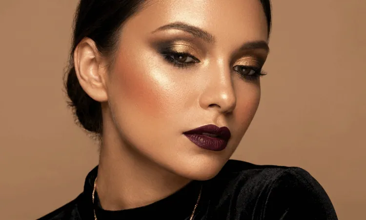 Christmas Makeup Ideas: Golden Glow and Smoky Eyes