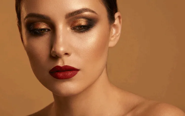 Christmas Makeup Ideas: Golden Glow and Smoky Eyes